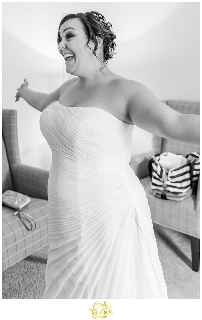Plus size bride in her wedding dress from David's Bridal at her wedding at the Publick House in Sturbridge MA